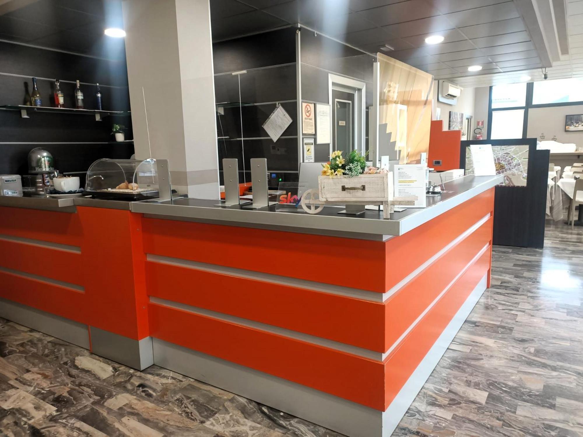 Hotel Meuble' Atlantic Treviglio Exterior foto
